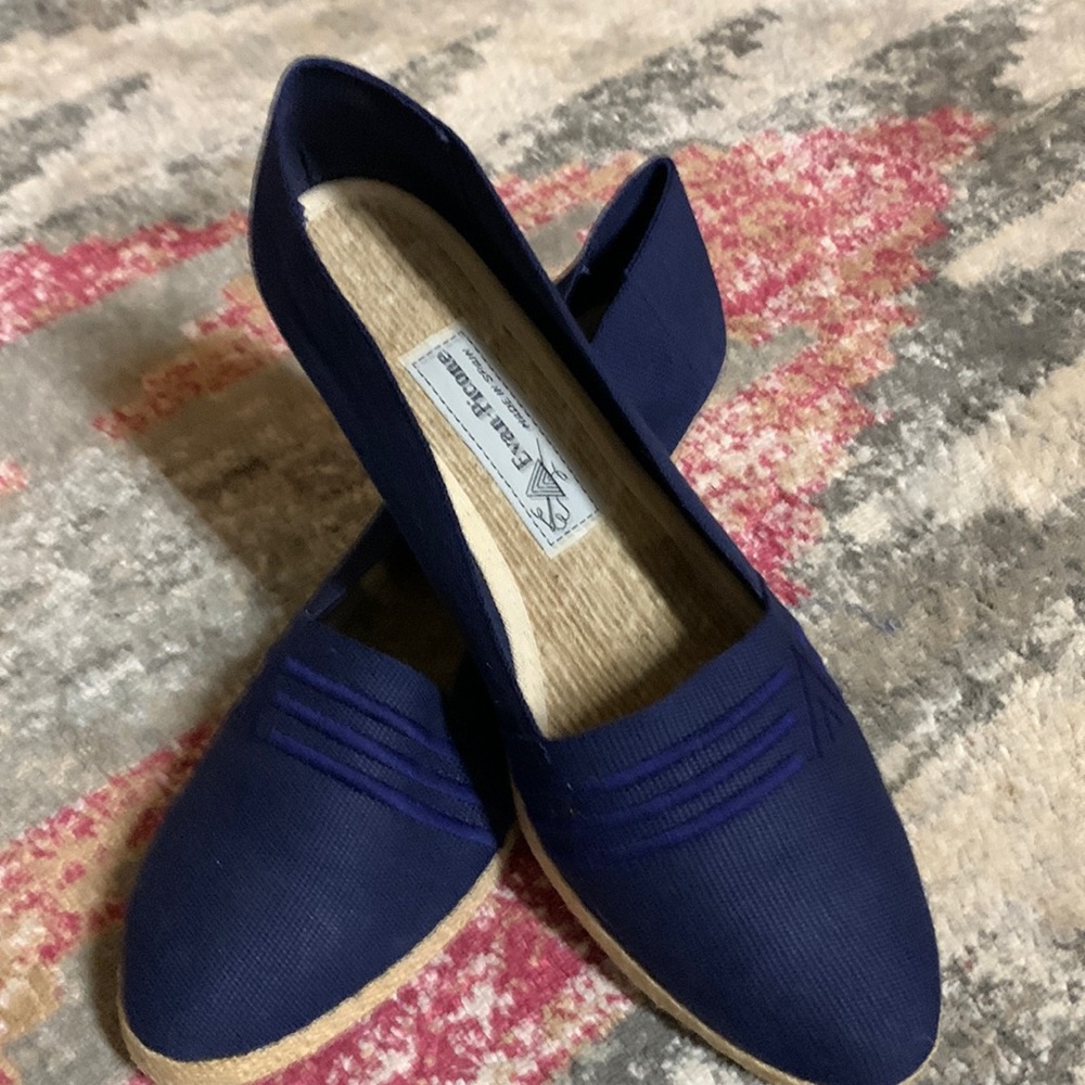 The shoe is an Evan-Picone made in Spain. It is an 9.5 Worn very little.